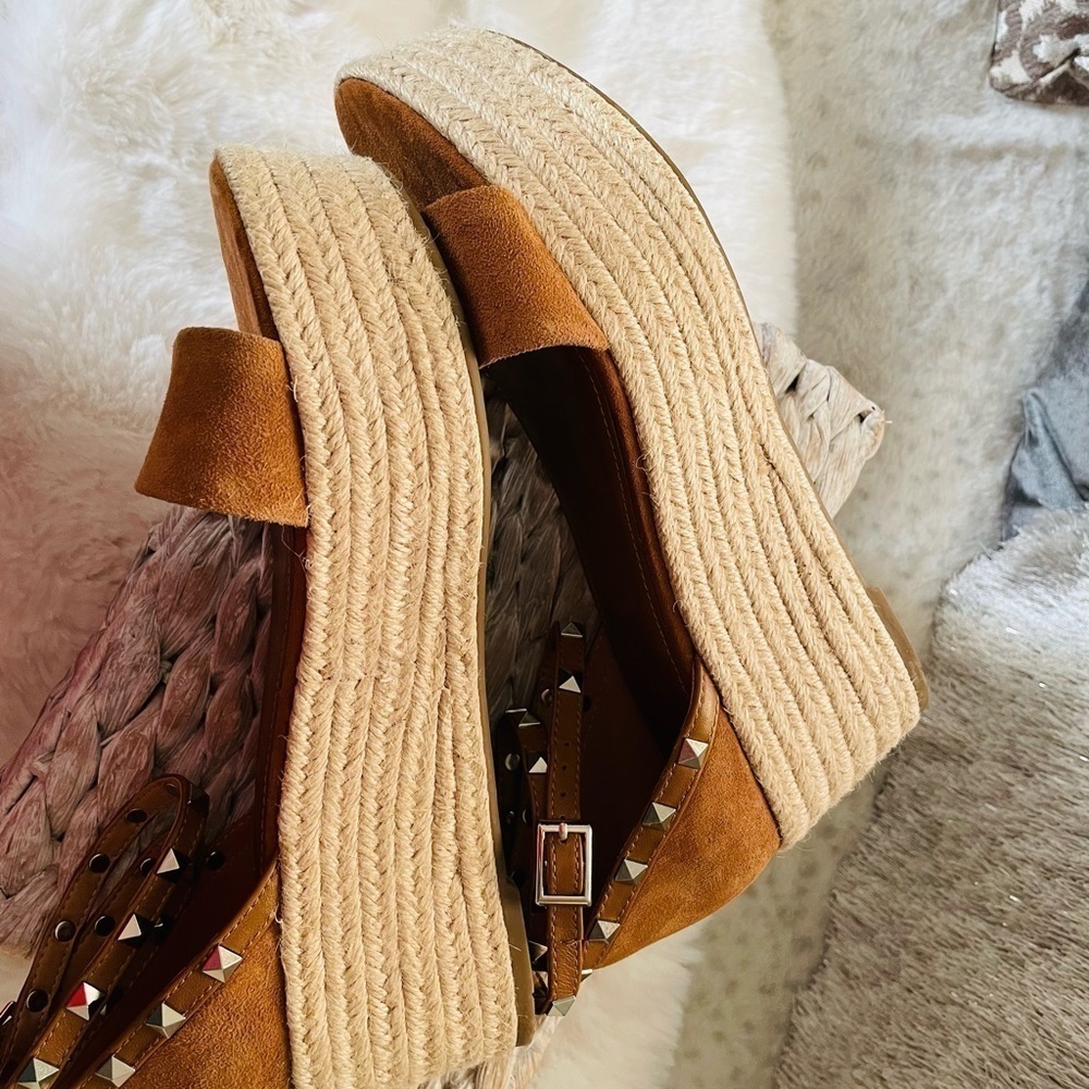MARC FISHER BROWN SUEDE SANDALS WITH SILVER STUD WRAP AROUND ANKLE SIZE 8.5 - Picture 9 of 10